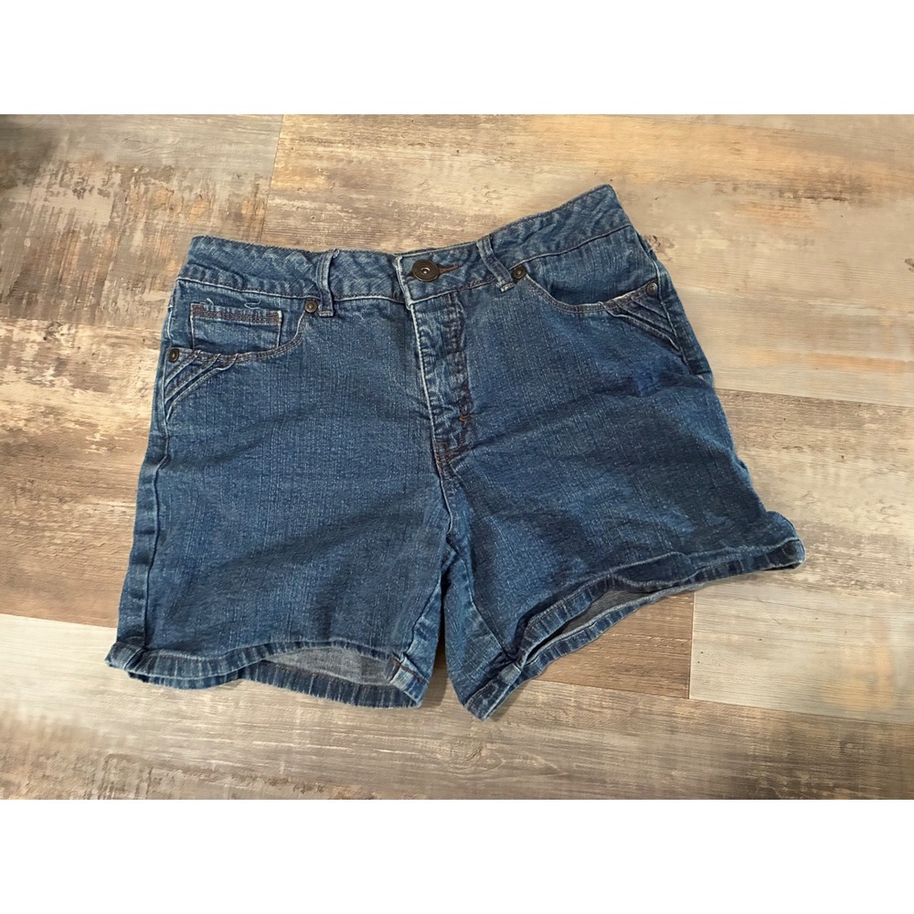 St. Johns Bay Womens Denim Shorts Medium Wash Size 6 Blue Jean Casual Summer